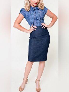 Halogen Women’s Dark Blue Denim Pencil Skirt Size: 8